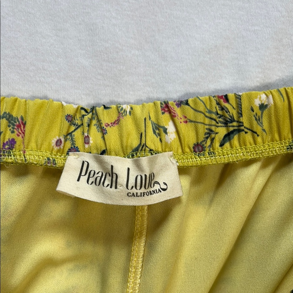 Peach Love Floral Shorts - Picture 5 of 7